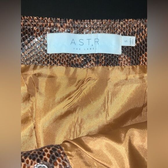 ASTR The Label Come Slither Snake Print Skirt Size S ( Small flaw, read … - Picture 8 of 10